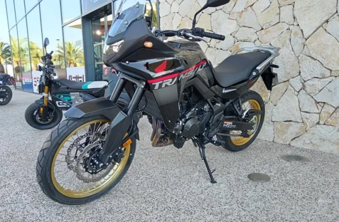 HONDA 750  2025 NOIR