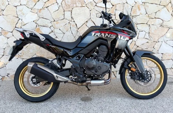 HONDA 750  2025 NOIR