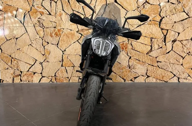 KTM DUKE .