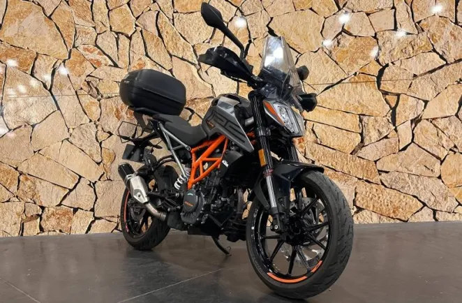 KTM DUKE .