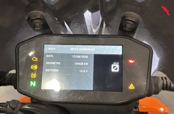 KTM DUKE .