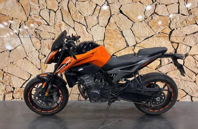 KTM Duke 790
