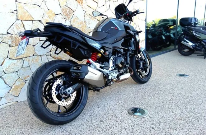 BMW F 900 R