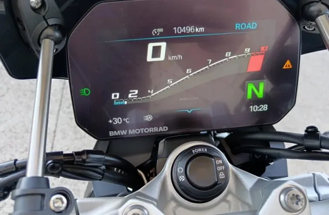 BMW F 900 R