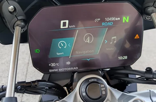 BMW F 900 R