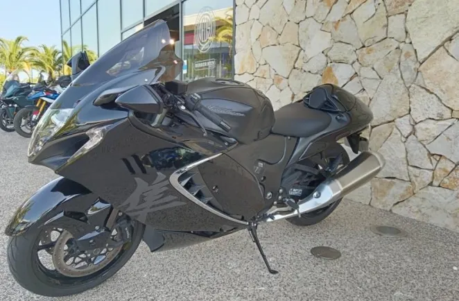 SUZUKI 1300 2025