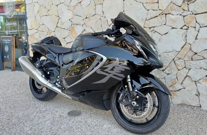 SUZUKI 1300 2025