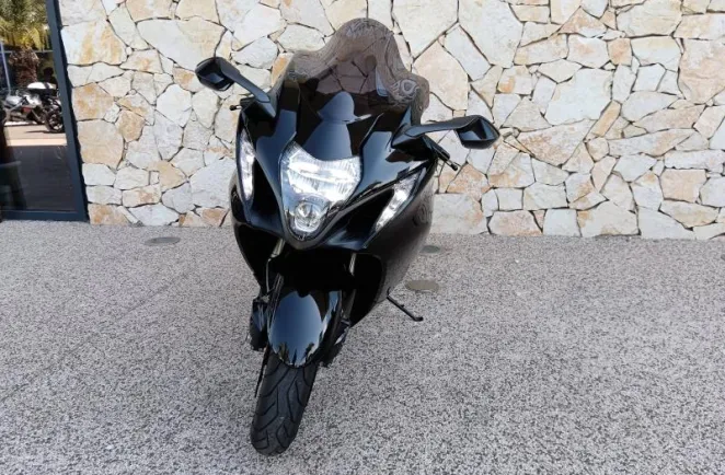 SUZUKI 1300 2025
