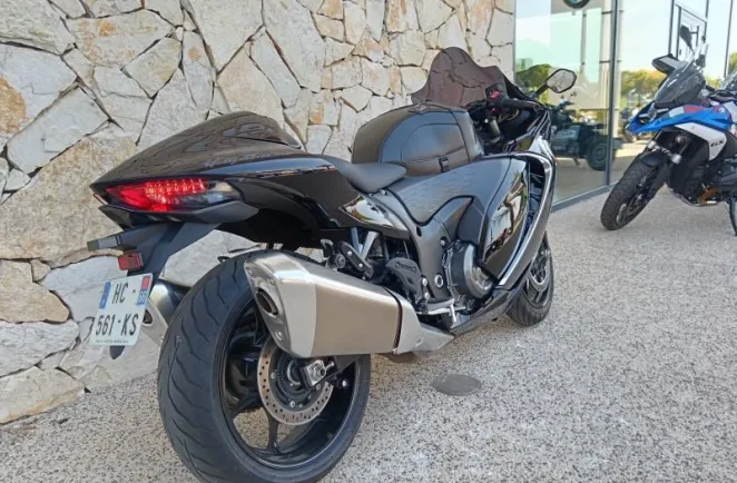 SUZUKI 1300 2025