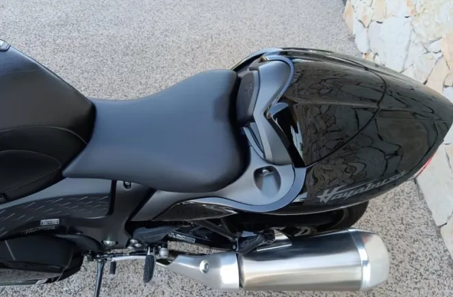 SUZUKI 1300 2025