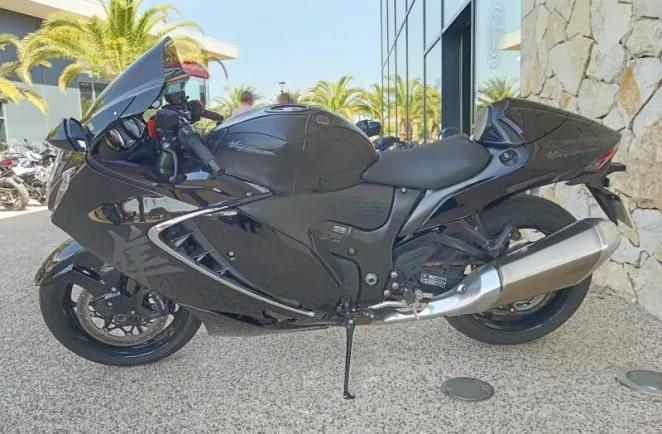 SUZUKI 1300 2025