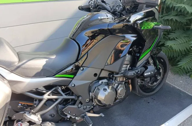 KAWASAKI 1000 SE GRAND TOURER