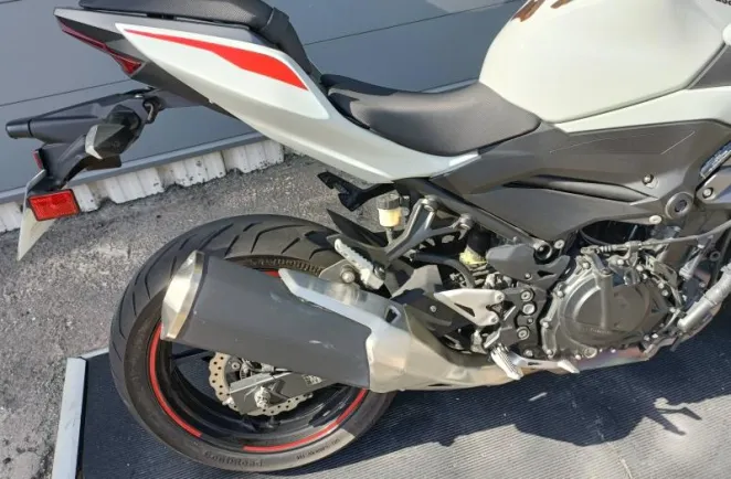 KAWASAKI 400 PERMIS A2 ET A REVISEE A SAISIR
