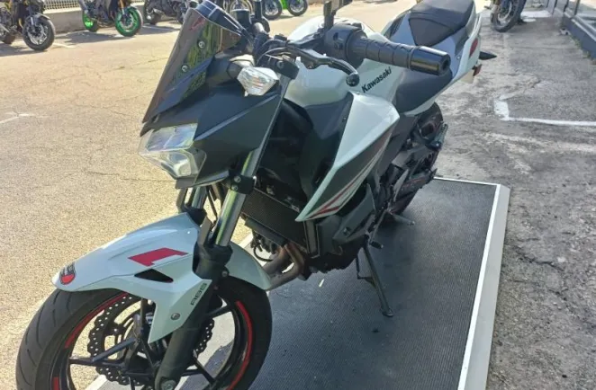 KAWASAKI 400 PERMIS A2 ET A REVISEE A SAISIR