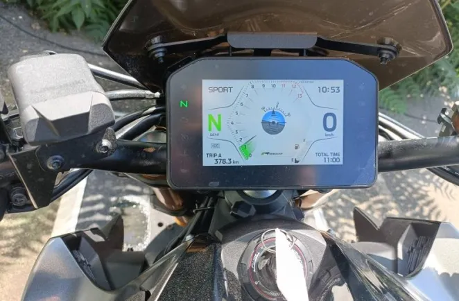 KAWASAKI 1100 SE 2026 PACK PERFORMANCE AKRAPOVIC