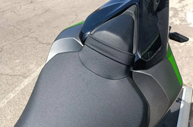 KAWASAKI 1100 SE 2026 PACK PERFORMANCE AKRAPOVIC