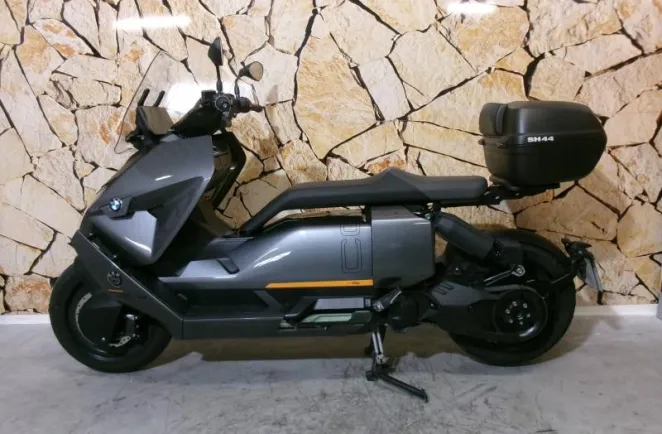 BMW CE04
