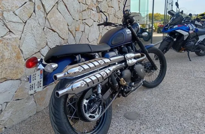 TRIUMPH 900 EFI Bleu Matt