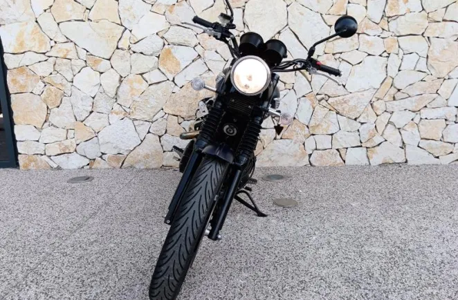 TRIUMPH 900 EFI Bleu Matt