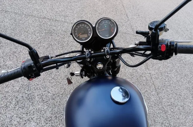 TRIUMPH 900 EFI Bleu Matt