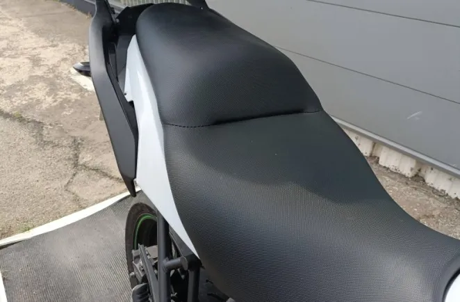 KAWASAKI 650 + top case BRIADAGE POSSIBLE