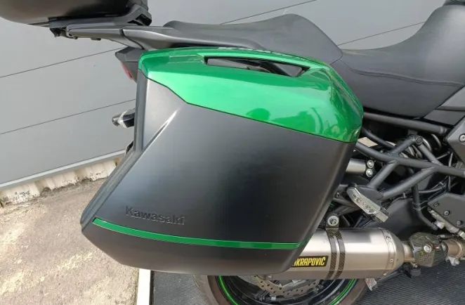 KAWASAKI 1000 VALISES TOP CASE ,POT AKRAPOVIC HOMOLOGUE
