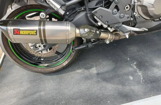 KAWASAKI 1000 VALISES TOP CASE ,POT AKRAPOVIC HOMOLOGUE