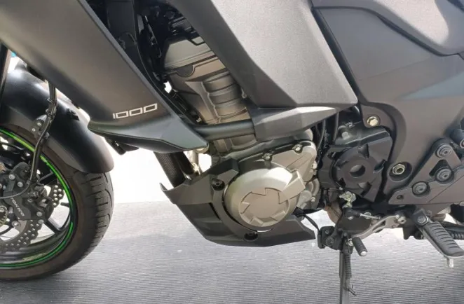 KAWASAKI 1000 VALISES TOP CASE ,POT AKRAPOVIC HOMOLOGUE