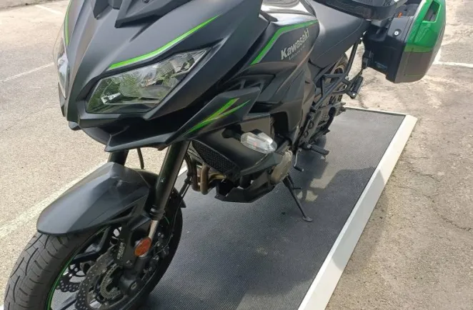 KAWASAKI 1000 VALISES TOP CASE ,POT AKRAPOVIC HOMOLOGUE