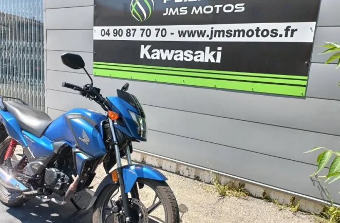 HONDA 125 F 1er main etat neuf a saisir