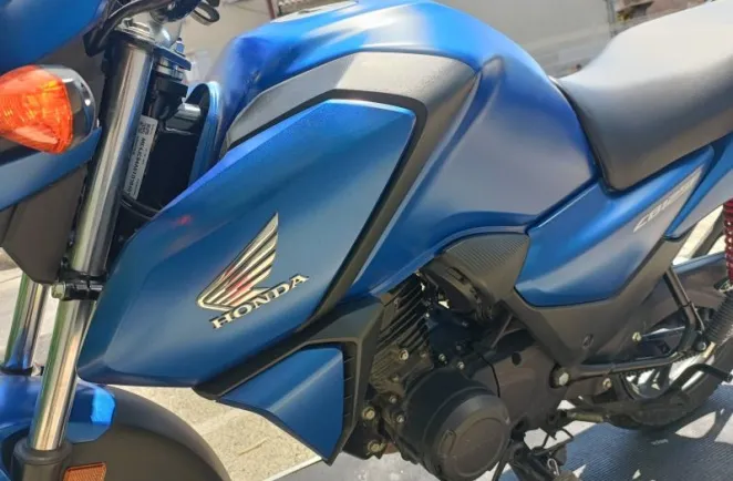 HONDA 125 F 1er main etat neuf a saisir