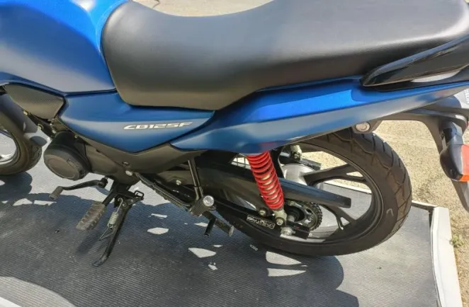 HONDA 125 F 1er main etat neuf a saisir