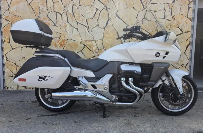 HONDA 1300 C-ABS 2014