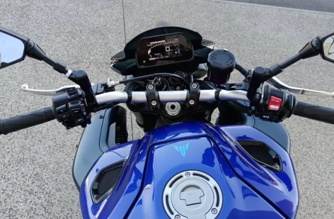 YAMAHA 1000 2024 + options.  MT10