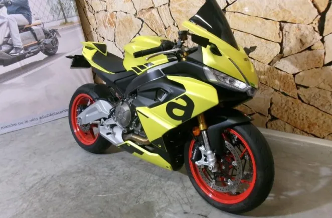 APRILIA RS 660 2025 105cv + RIZOMA