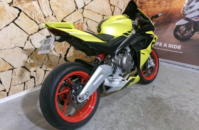 APRILIA RS 660 2025 105cv + RIZOMA
