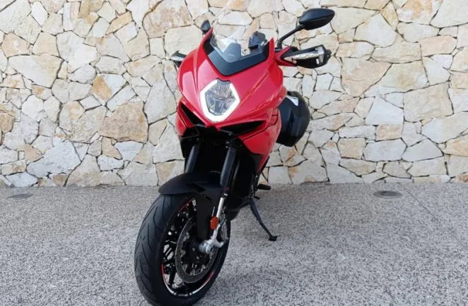 MV-AGUSTA Veloce 800 rosso + options