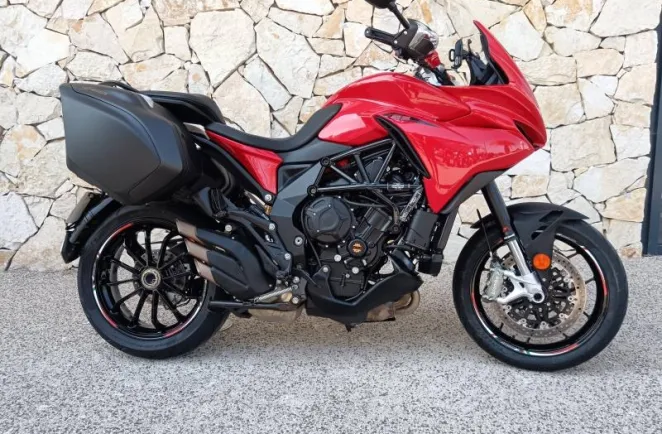 MV-AGUSTA Veloce 800 rosso + options