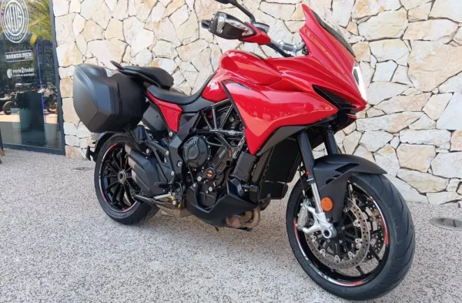 MV-AGUSTA Veloce 800 rosso + options