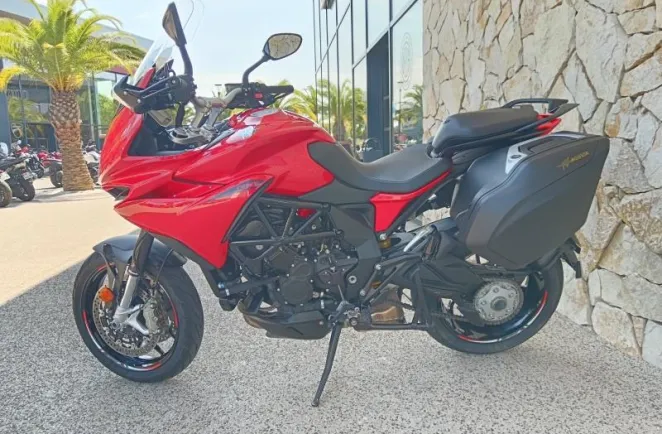 MV-AGUSTA Veloce 800 rosso + options
