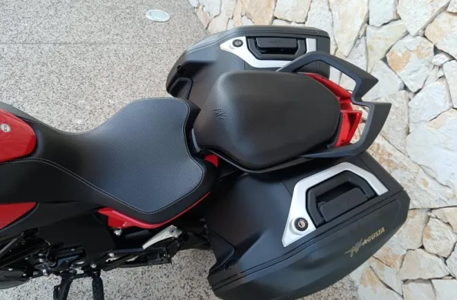 MV-AGUSTA Veloce 800 rosso + options