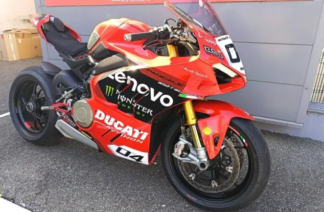 DUCATI PANIGALE V4 S 2024 EQUIPEE PISTE + CARENAGES ORIGINE GARANTIE 1AN