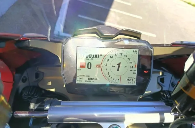 DUCATI PANIGALE V4 S 2024 EQUIPEE PISTE + CARENAGES ORIGINE GARANTIE 1AN