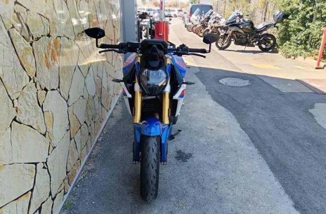 BMW F 900 R 2025