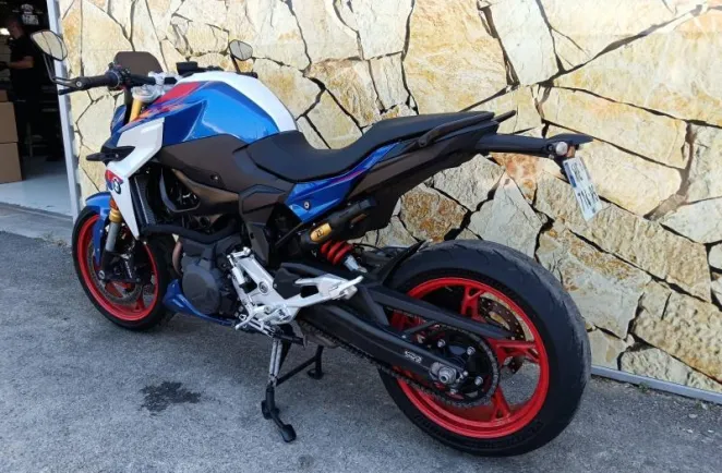 BMW F 900 R 2025