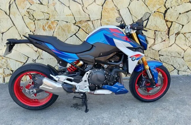 BMW F 900 R 2025