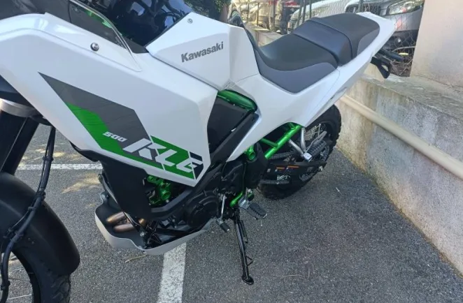 KAWASAKI 500 SE 1er main a saisir
