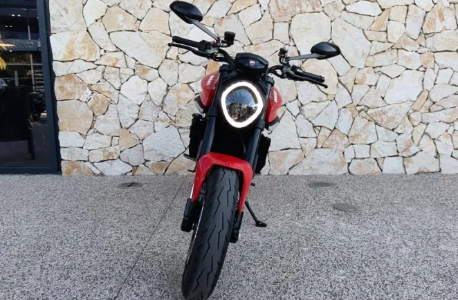 DUCATI Monster 937