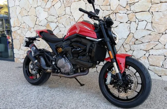 DUCATI Monster 937