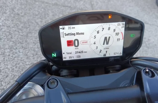 DUCATI Monster 937